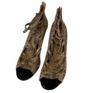 Banana Republic Preslie Animal Print Caged Heels, size 8.5